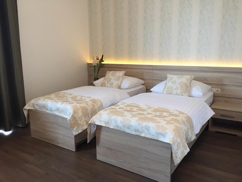 Hotel Samaria Šamorín Bagian luar foto